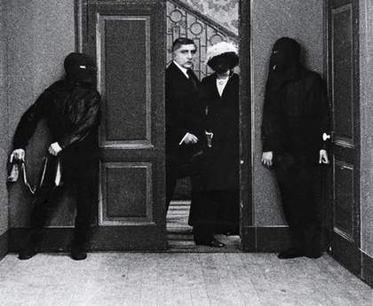 Still from Louis Feuillade's Fantômas (1913)