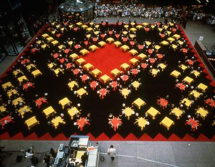 Suzanne Lacy The Crystal Quilt 1985–7 © The artist Photo: Gus Gustafson