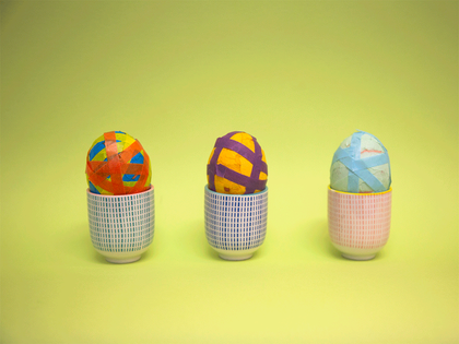 Swirling eggs in cups 