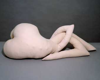 Dorothea Tanning Nue couchée 1969–70