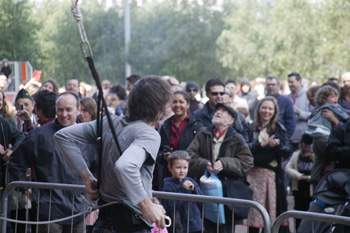 Trisha Brown, Man Walking Down the Side of a Building 1970