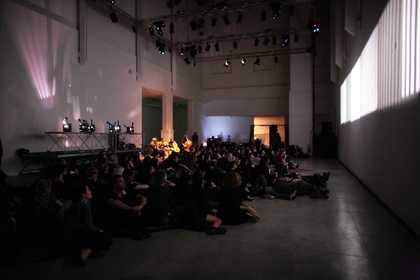 Tony Conrad, Fifty-One Years on the Infinite Plain 1972–2013, performance documentation, Live Arts Week II, Bologna 16 April 2013. Photo by Francesca Liccardi