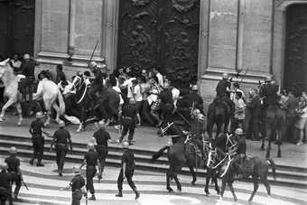 Evandro Teixeira, Police repression of a student march at Edson Luís, Candelária, Rio de Janeiro 1968 © Evandro Teixeira