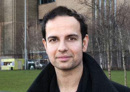 Tino Sehgal outside Tate Modern