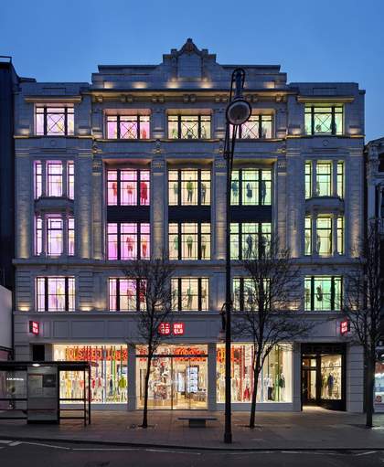 Image of Uniqlo's Oxford Street store 