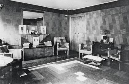 Fabric designed by Sonia Delaunay on the walls of the Delaunay family salon 