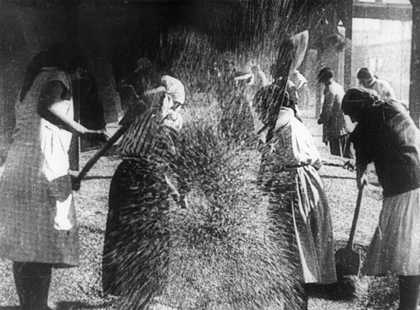 Dziga Vertov, A Sixth Part of the World, 1924 film still