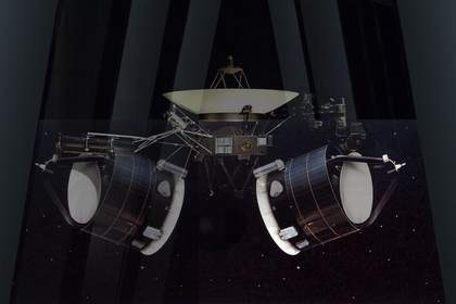 Space ship voyage © Very Very Far Away