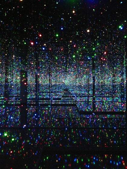 Yayoi Kusama Studio Infinity Mirrored Room – Filled with the Brilliance of Life 201