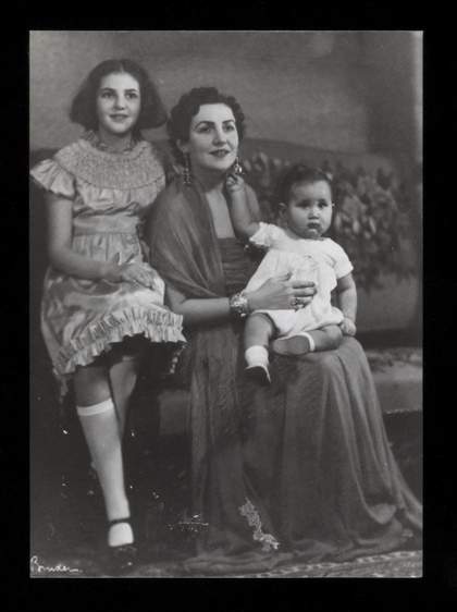 Zeid with her children Shirin and Prince Raad, Berlin 1937